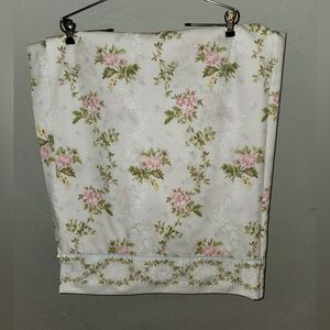 Vintage 1970s Floral Print Flat Sheet Lady Pepperell